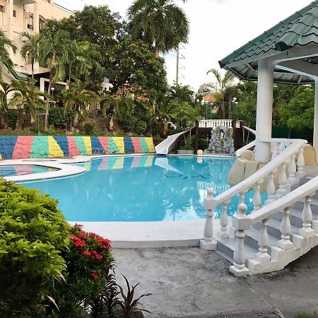 V Resort Dasma Kota Kota Dasmarinas Bagian luar foto