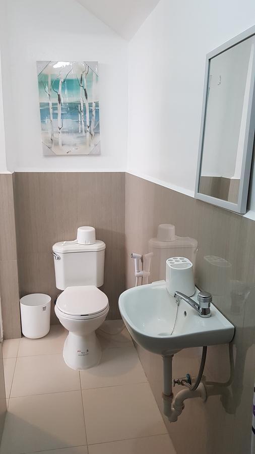 V Resort Dasma Kota Kota Dasmarinas Bagian luar foto